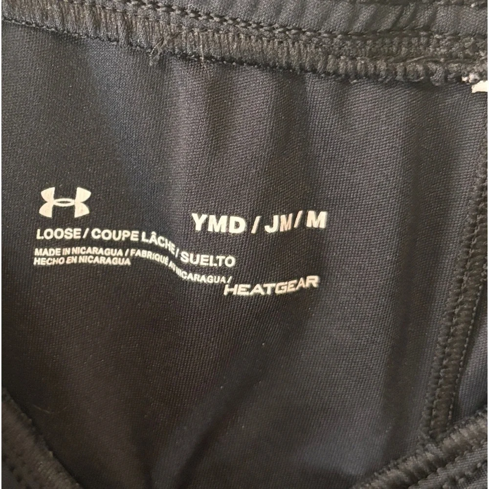 Under Armour Shorts with pockets Youth size Medium - Picture 3 of 7